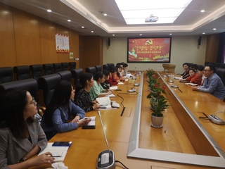 集中学习：参观上海市重点实验室并交流学习